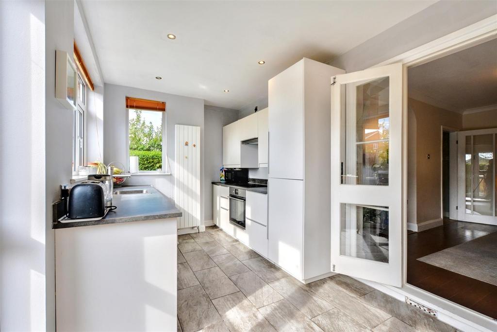 Kitchen 2.jpeg