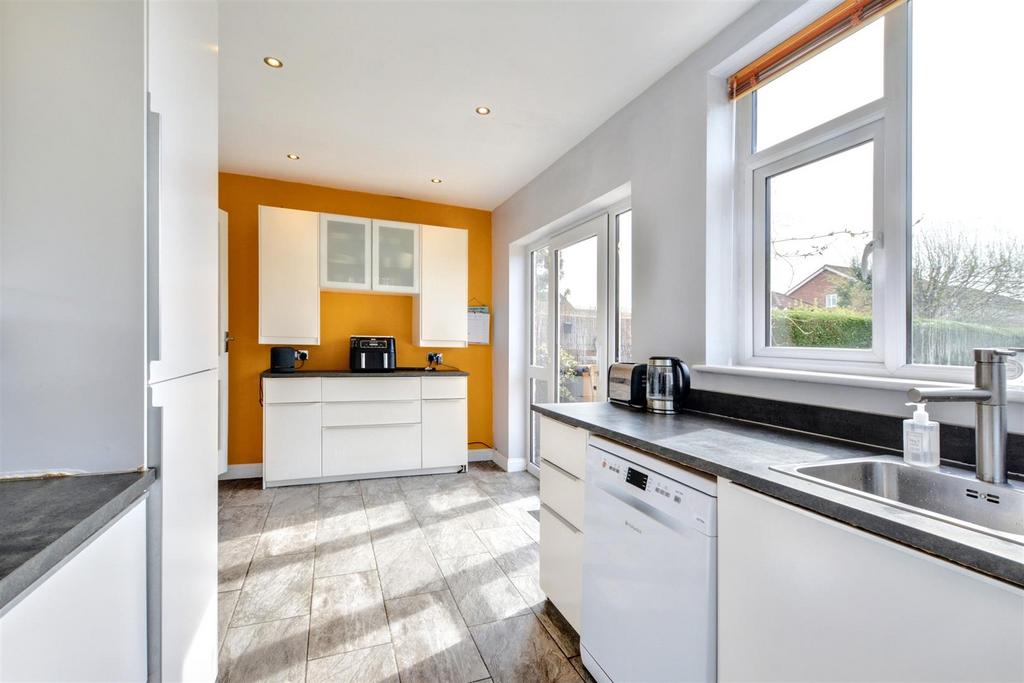 Kitchen 3.jpeg