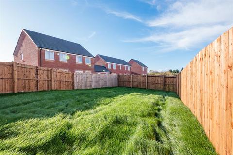 3 bedroom detached house to rent, Calverley View, Bradford, BD2