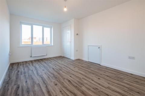 3 bedroom detached house to rent, Calverley View, Bradford, BD2