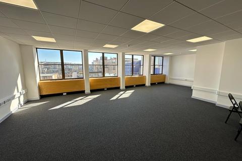 Retail property (high street) to rent, Brighton BN1