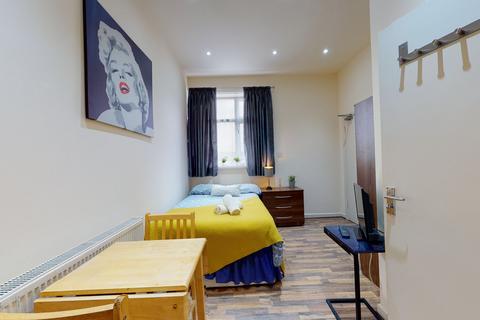 Studio to rent, Brondesbury Park