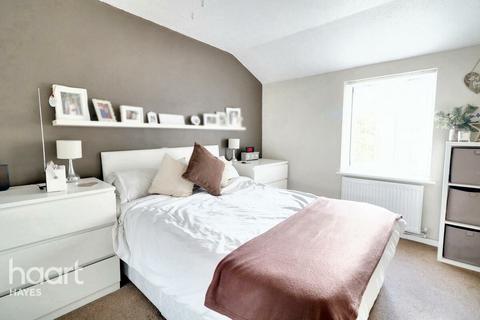 100 Maple Close, Hayes, UB4 9NH