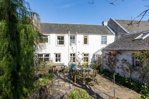 4 bedroom end of terrace house for sale, Montgomery Square, Eaglesham