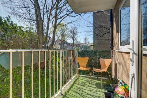 2 bedroom flat for sale, Coniston Court, Holland Road, Hove, BN3