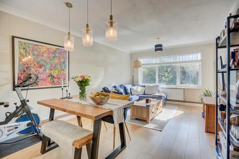 2 bedroom flat for sale, Coniston Court, Holland Road, Hove, BN3