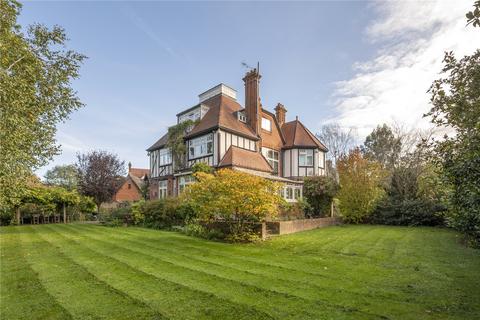 undefined, St. Georges Road, Twickenham, TW1