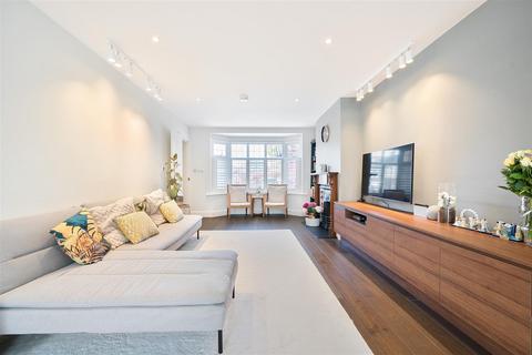 2 Cardinal Avenue, Kingston Upon Thames, KT2 5SB