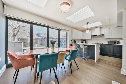 2 Cardinal Avenue, Kingston Upon Thames, KT2 5SB