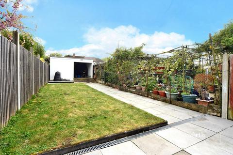 86 Brinkley Road, Worcester Park, KT4 8JF