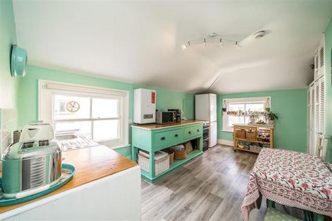 2 bedroom flat for sale, South Island Place, London SW9