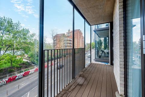 1 bedroom terraced house to rent, Embassy Gardens, Nine Elms, London, SW11
