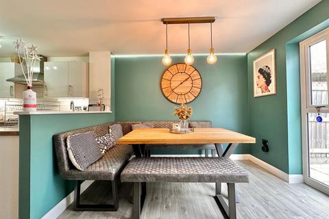 4 bedroom end of terrace house for sale, Enterprise Avenue, Tiverton EX16