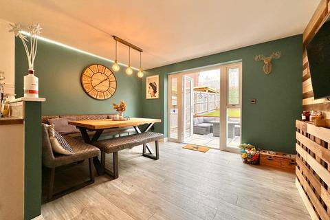 4 bedroom end of terrace house for sale, Enterprise Avenue, Tiverton EX16