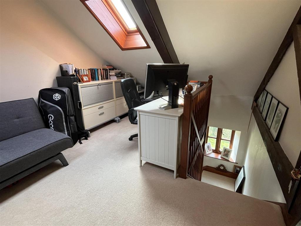 Study bedroom 4.JPG