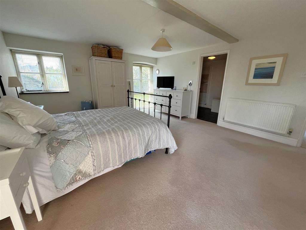 Bedroom one.JPG