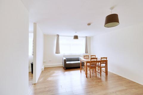 2 bedroom flat for sale, Gerard Gardens, Rainham RM13