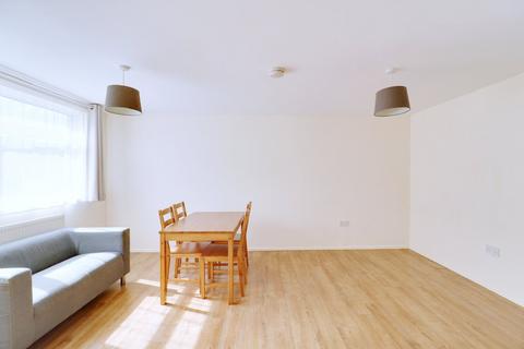 2 bedroom flat for sale, Gerard Gardens, Rainham RM13