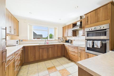 2 bedroom apartment for sale, Fairway Drive, Christchurch, Dorset, BH23
