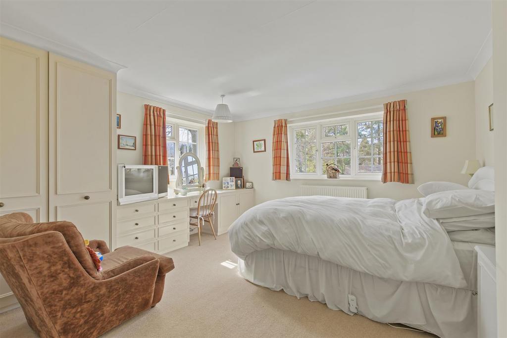 Bed 1.jpg