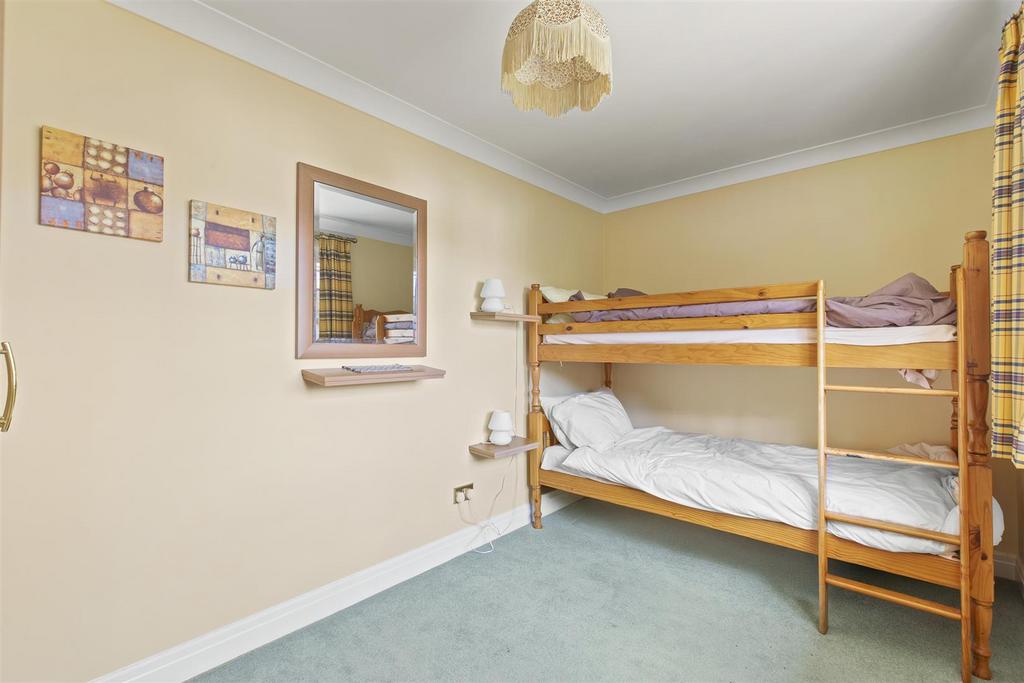Bed 3.jpg