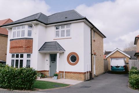 3 bedroom detached house for sale, Tarragon Avenue, Chichester, PO20