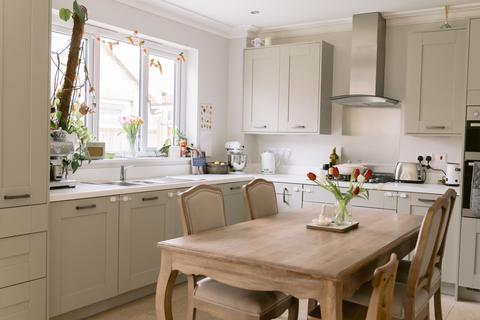 3 bedroom detached house for sale, Tarragon Avenue, Chichester, PO20