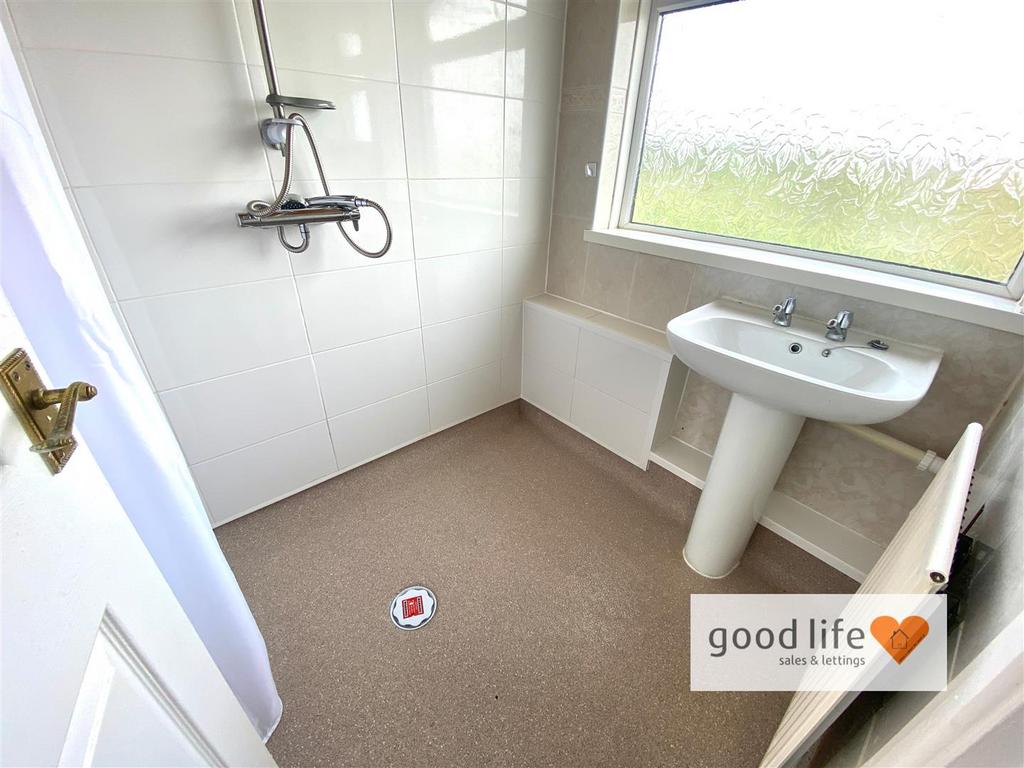 20250415 124940341 i OS172 TADCASTERROAD.jpg