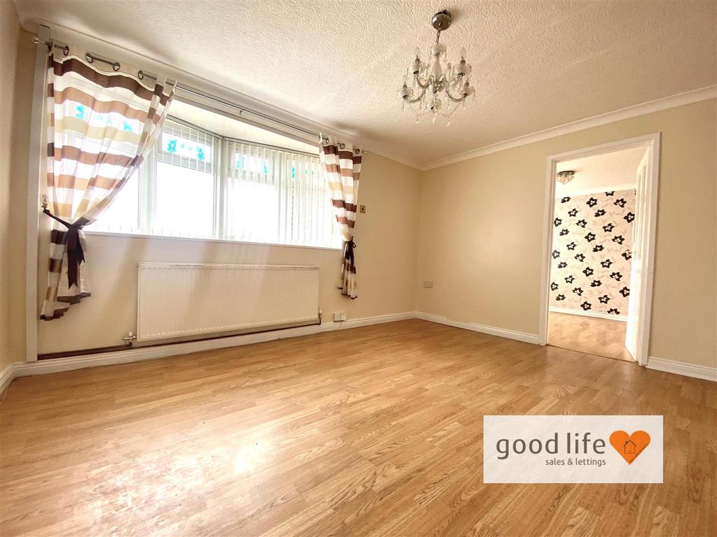 20250415 124723941 i OS172 TADCASTERROAD.jpg
