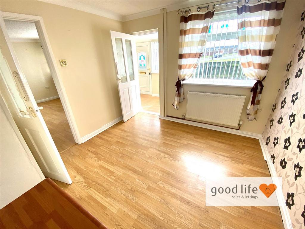 20250415 124648083 i OS172 TADCASTERROAD.jpg