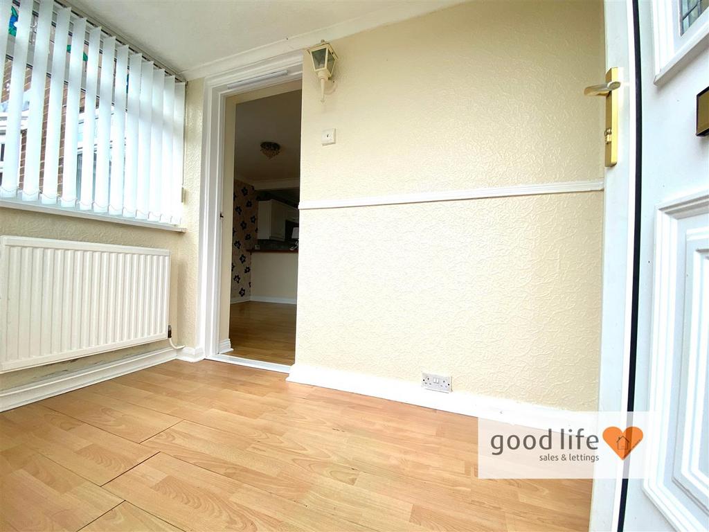 20250415 124604349 i OS172 TADCASTERROAD.jpg
