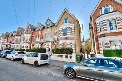 2 bedroom flat for sale, Albert Road, Bexhill-on-Sea, TN40