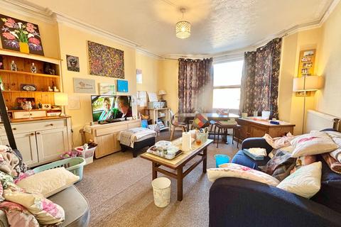 2 bedroom flat for sale, Albert Road, Bexhill-on-Sea, TN40