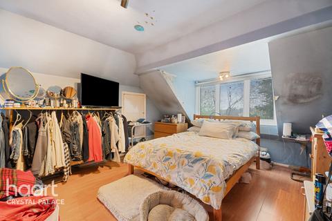 7 Downsview Road, London, SE19 3XD