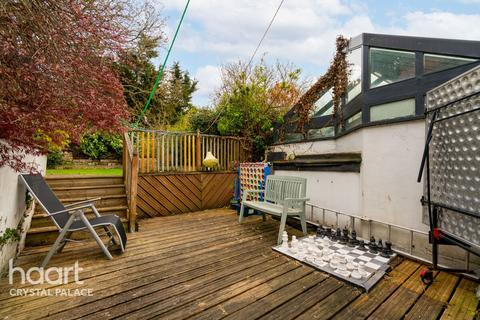 7 Downsview Road, London, SE19 3XD