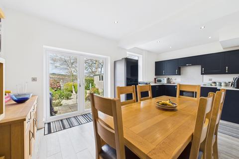 31 Marstone Crescent, Sheffield, S17 4DG