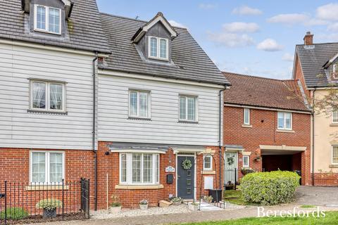 28 Cromwell Road, Flitch Green, Dunmow, CM6 3GE