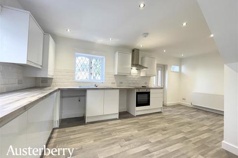 3 bedroom semi-detached house to rent, Beaconsfield Drive, Stoke-On-Trent ST3