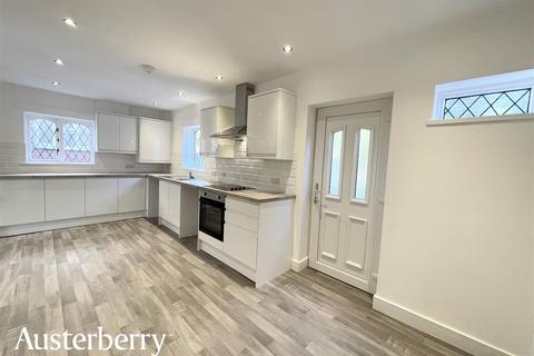 3 bedroom semi-detached house to rent, Beaconsfield Drive, Stoke-On-Trent ST3