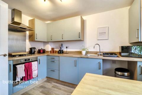 3 bedroom end of terrace house for sale, Passion Flower Grove, Stoke-On-Trent ST6 2FL