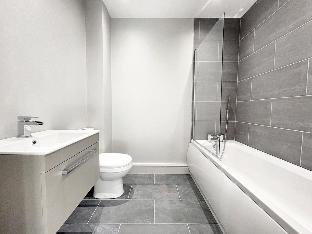En-Suite Bathroom