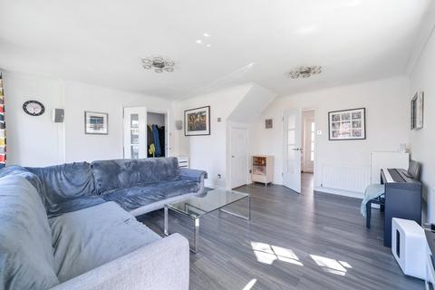 undefined, Darnley Park, Weybridge, KT13