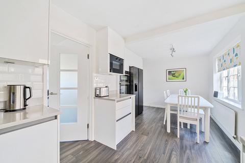 undefined, Darnley Park, Weybridge, KT13