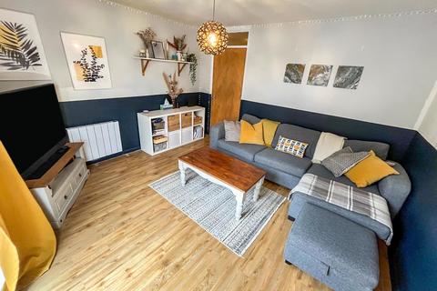 2 bedroom flat for sale, Barnsdale Close, Loughborough LE11