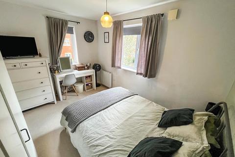 2 bedroom flat for sale, Barnsdale Close, Loughborough LE11