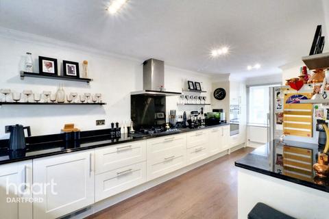 14 High Trees, Dartford, DA2 6PL