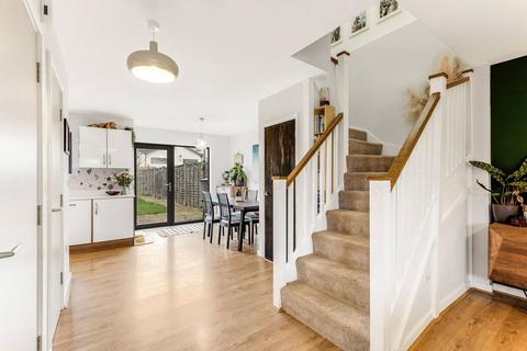 3 bedroom house for sale, Kerlin View, London, SW16