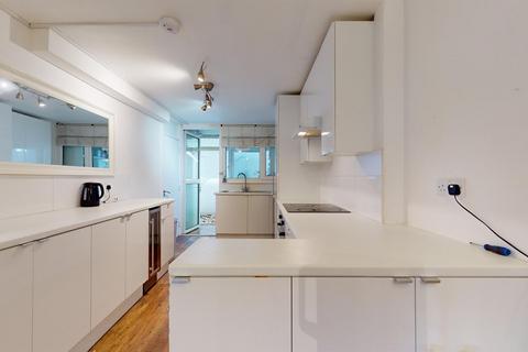 3 bedroom flat to rent, Finborough Road, London SW10