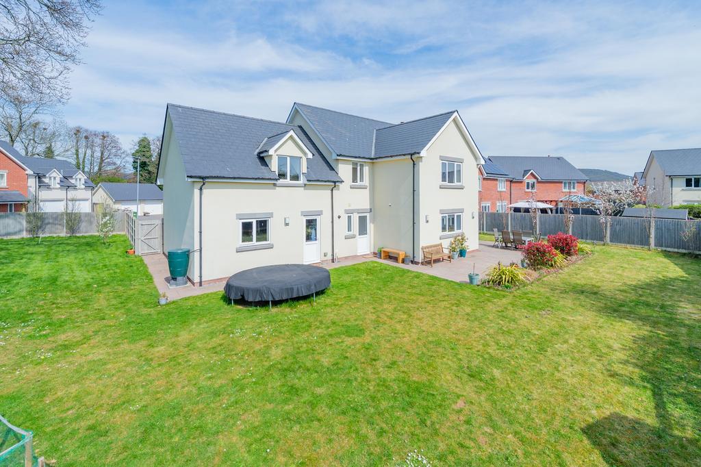 21 Pyon Close11