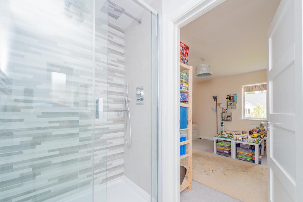 21 Pyon Close25